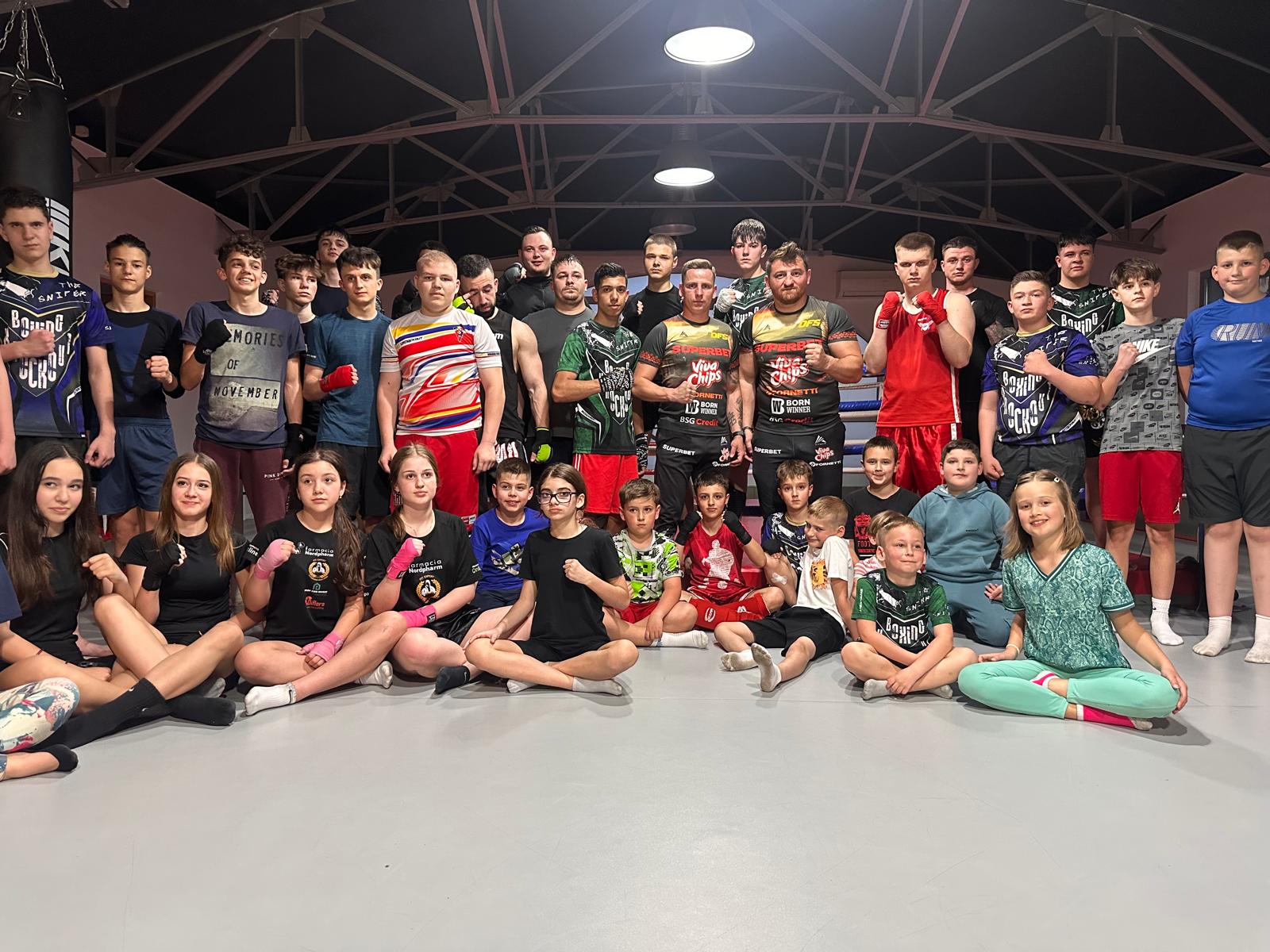 Sportivi Cardos Boxing - Copii și Adulți