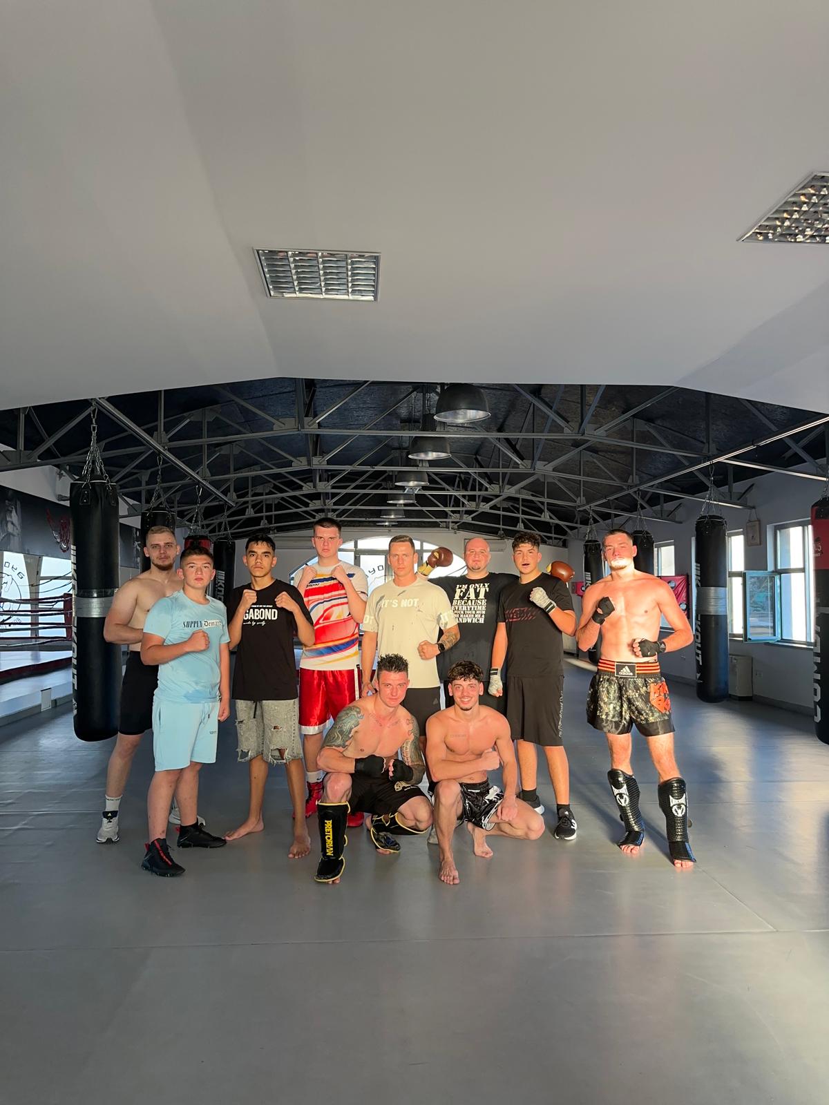 Antrenament Box Adulți - Ayo Gym