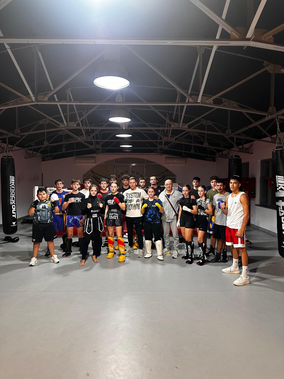 Echipa Kickbox - Antrenament Intensiv